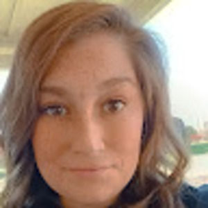 Meet your Posher, Larissa